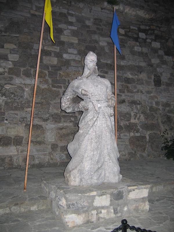 neuIMG_0882.JPG - Kamjanez-Podilskyj  /  Кам'янець-Подільський - Denkmal Taras Bulba 