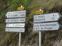 2022-10-25-14h05m02  Fahrt durch die Schlucht des Tarn.