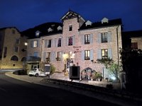 2022-10-25-19h24m05  unser Hotel am Tarn in Ste. Enimie - nicht billig, aber sehr gut. Mit wirklich engargierter, sympatischer Cheffin.