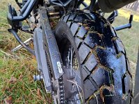 IMG 20250119 140011477 HDR  hatte eine Abkürzung im Wald genommen, da der Hauptweg völlig von LKWs oder Traktoren zerfahren war - mit bis zu 30 cm tiefen matschigen Spurrillen. Hier wurde es aber auch sehr herausfordernd