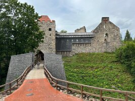 2025-08-05-15h42m32  Festung der Schwertbrüder in Turaida / Lettland