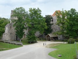 2025-08-05-15h54m30  Festung der Schwertbrüder in Turaida / Lettland