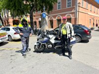 2026-05-14-11h59m32  Serbien - auf der Durchreise in Sombor - die Polizei fährt BMW