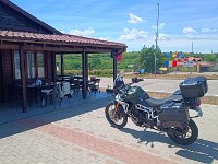 2026-05-15-13h00m00  auf der Fahrt durch Rumänien - kurze Kaffeepause neben dem Grenzübergang nach Serbien